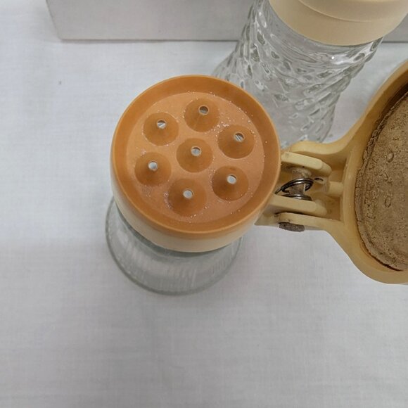 Vintage Gemco Glass Syrup Bottle and 3 Danielles Salt and Pepper Shakers - Picture 7 of 10